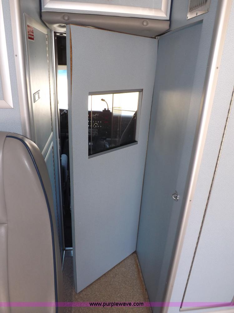 image for item H1871 1992 Ford Econoline E350 ambulance