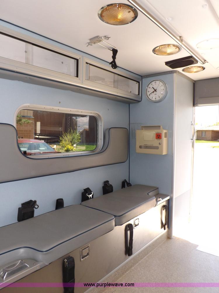 image for item H1871 1992 Ford Econoline E350 ambulance