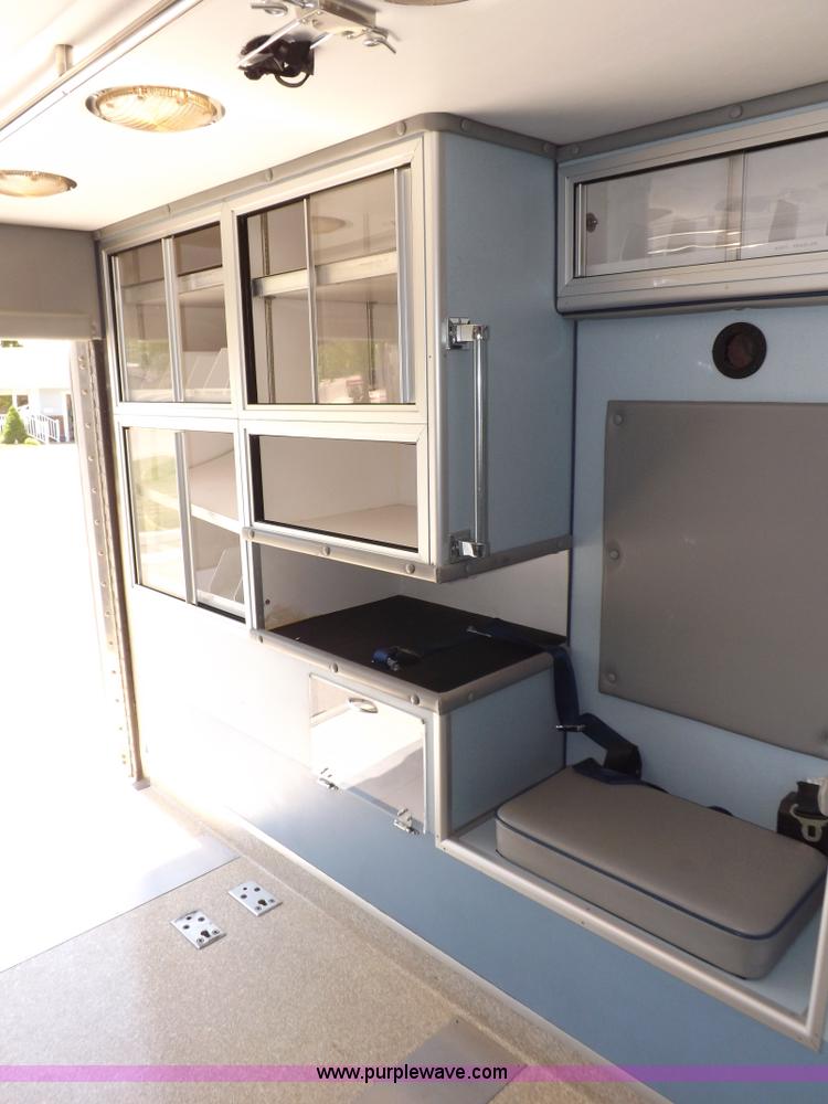 image for item H1871 1992 Ford Econoline E350 ambulance