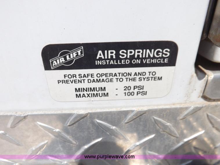 image for item H1871 1992 Ford Econoline E350 ambulance