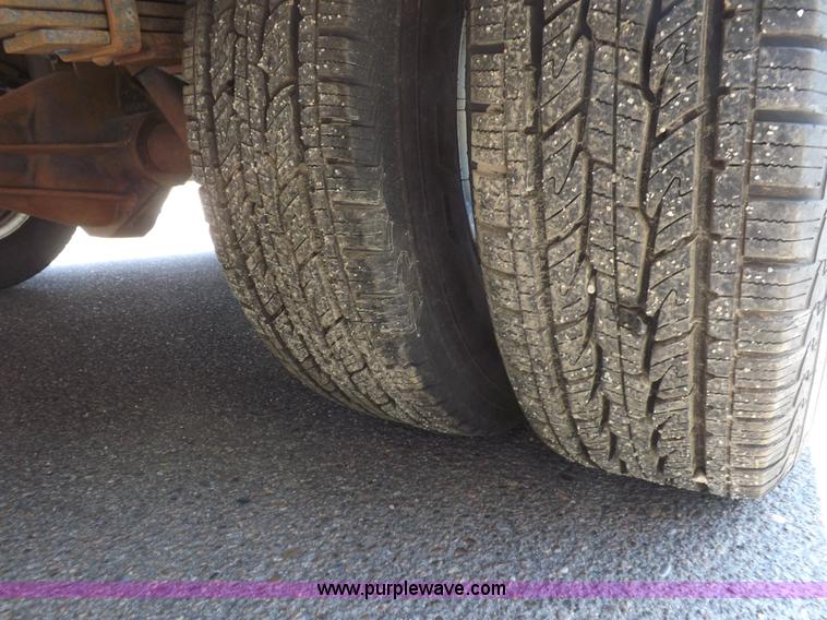 image for item H1871 1992 Ford Econoline E350 ambulance