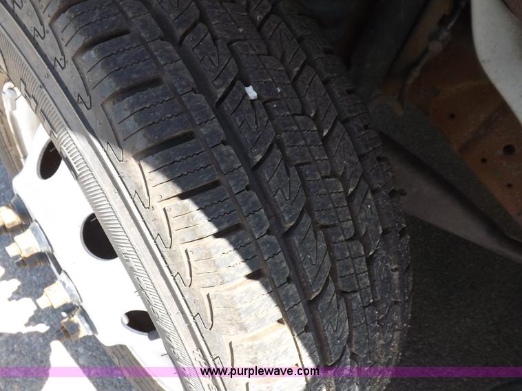 image for item H1871 1992 Ford Econoline E350 ambulance