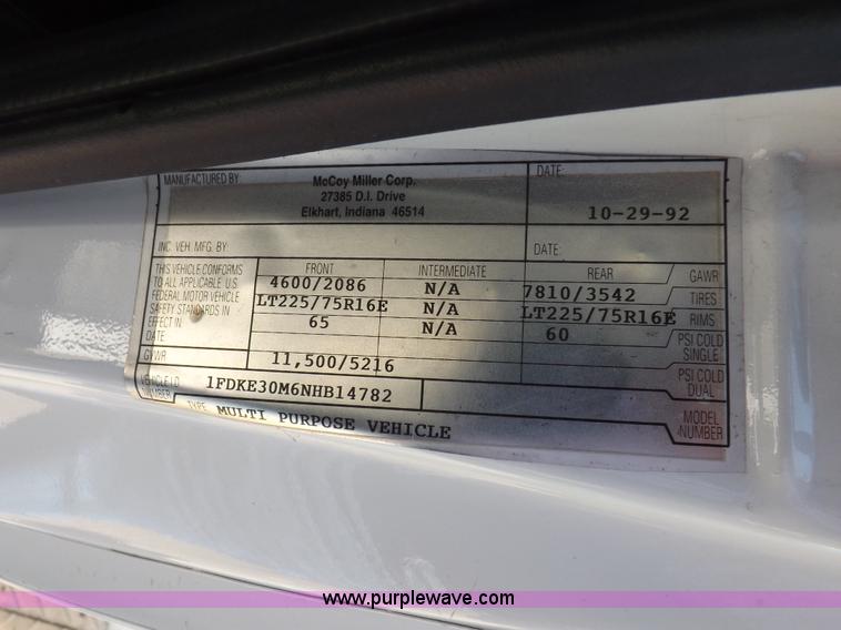 image for item H1871 1992 Ford Econoline E350 ambulance