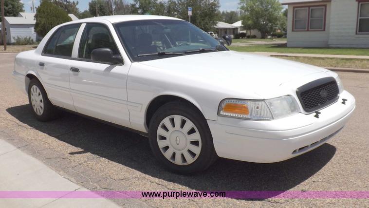 image for item H1872 2008 Ford Crown Victoria Police Interceptor
