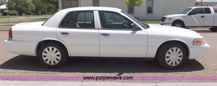 image for item H1872 2008 Ford Crown Victoria Police Interceptor