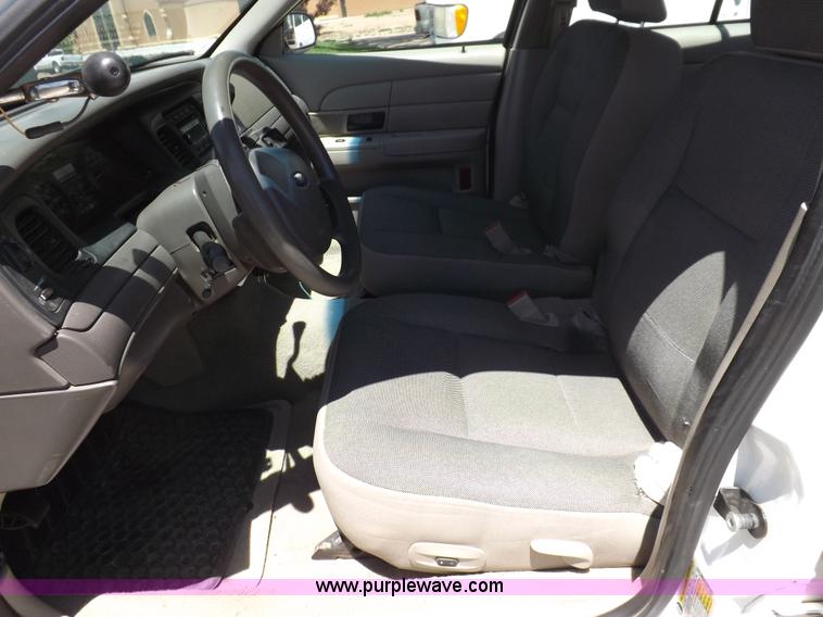 image for item H1872 2008 Ford Crown Victoria Police Interceptor
