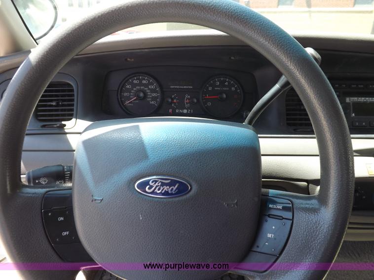 image for item H1872 2008 Ford Crown Victoria Police Interceptor