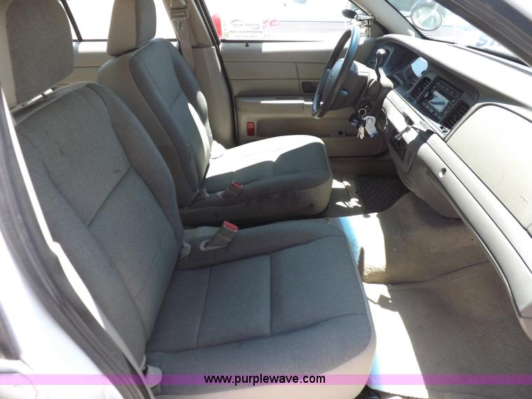 image for item H1872 2008 Ford Crown Victoria Police Interceptor