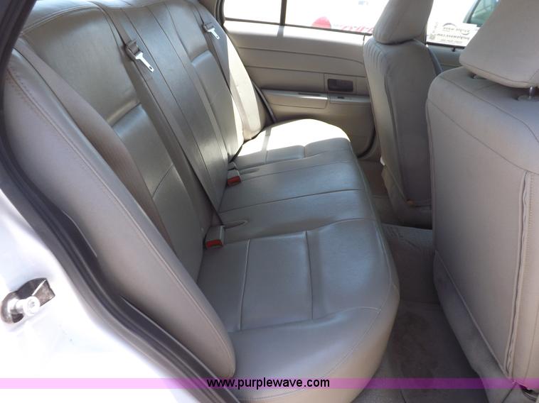 image for item H1872 2008 Ford Crown Victoria Police Interceptor