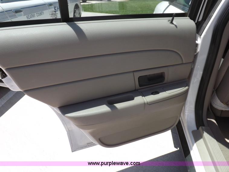 image for item H1872 2008 Ford Crown Victoria Police Interceptor