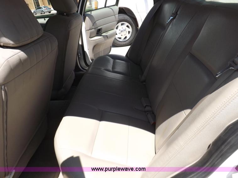 image for item H1872 2008 Ford Crown Victoria Police Interceptor