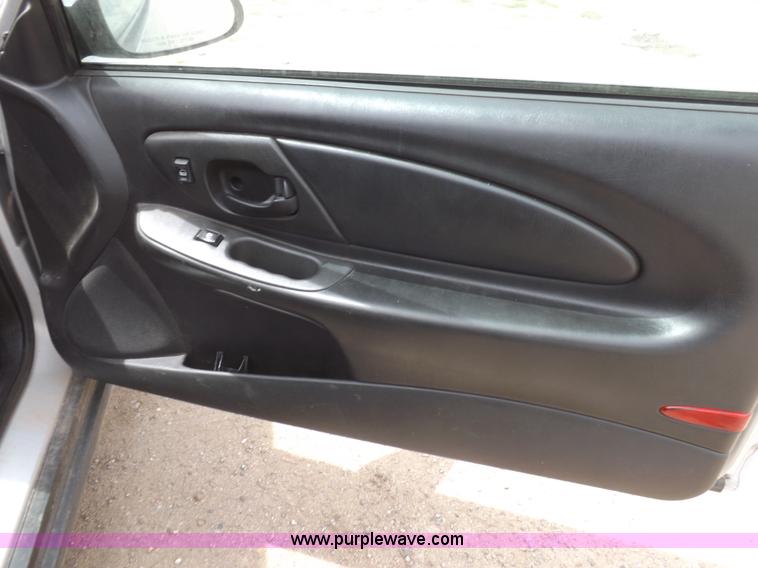 image for item H1904 2002 Chevrolet Monte Carlo LS