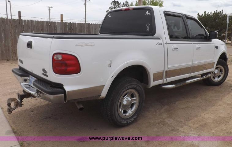 image for item H1905 2001 Ford F150 Lariat SuperCrew pickup truck