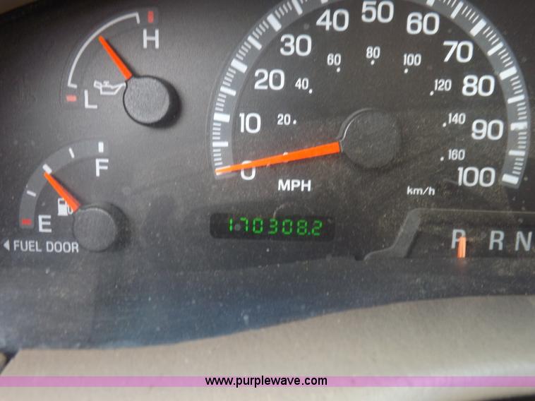 image for item H1905 2001 Ford F150 Lariat SuperCrew pickup truck