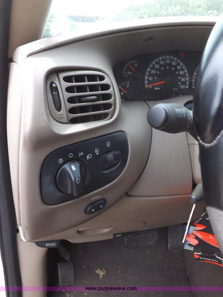 image for item H1905 2001 Ford F150 Lariat SuperCrew pickup truck