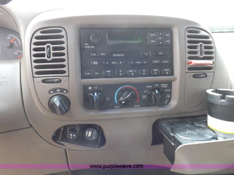 image for item H1905 2001 Ford F150 Lariat SuperCrew pickup truck