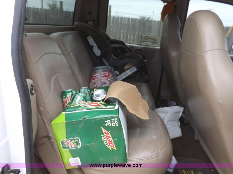 image for item H1905 2001 Ford F150 Lariat SuperCrew pickup truck