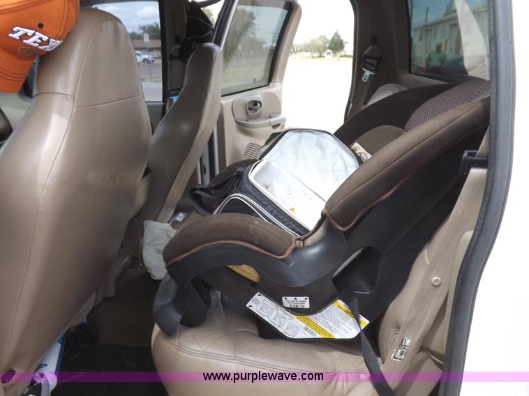 image for item H1905 2001 Ford F150 Lariat SuperCrew pickup truck