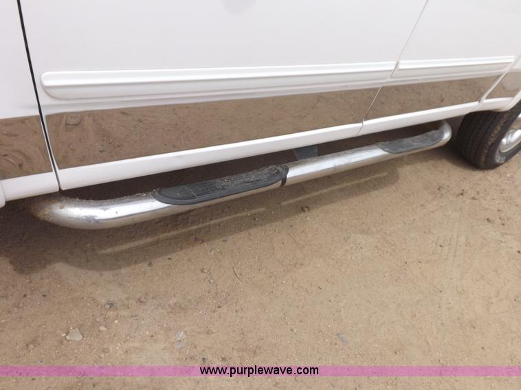 image for item H1905 2001 Ford F150 Lariat SuperCrew pickup truck