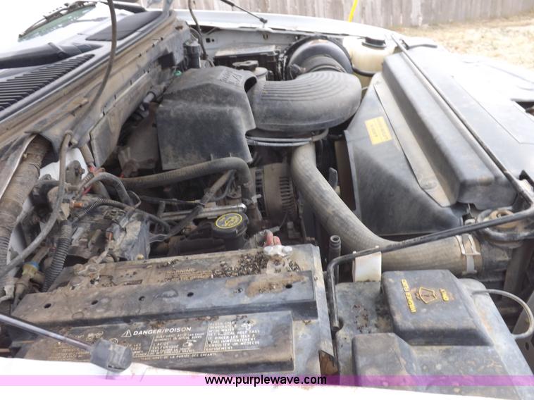 image for item H1905 2001 Ford F150 Lariat SuperCrew pickup truck