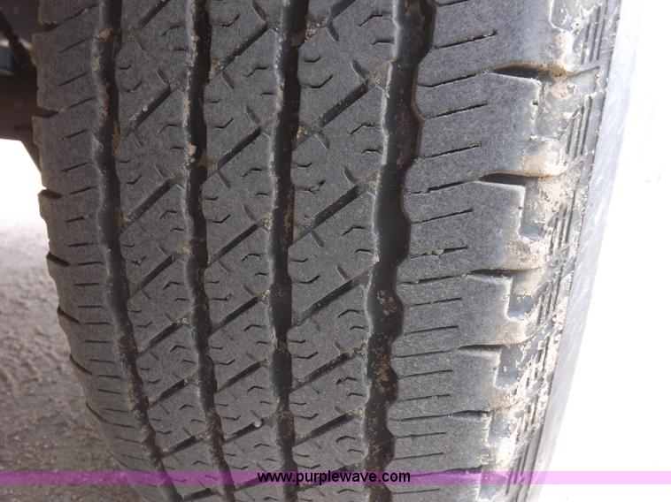 image for item H1905 2001 Ford F150 Lariat SuperCrew pickup truck