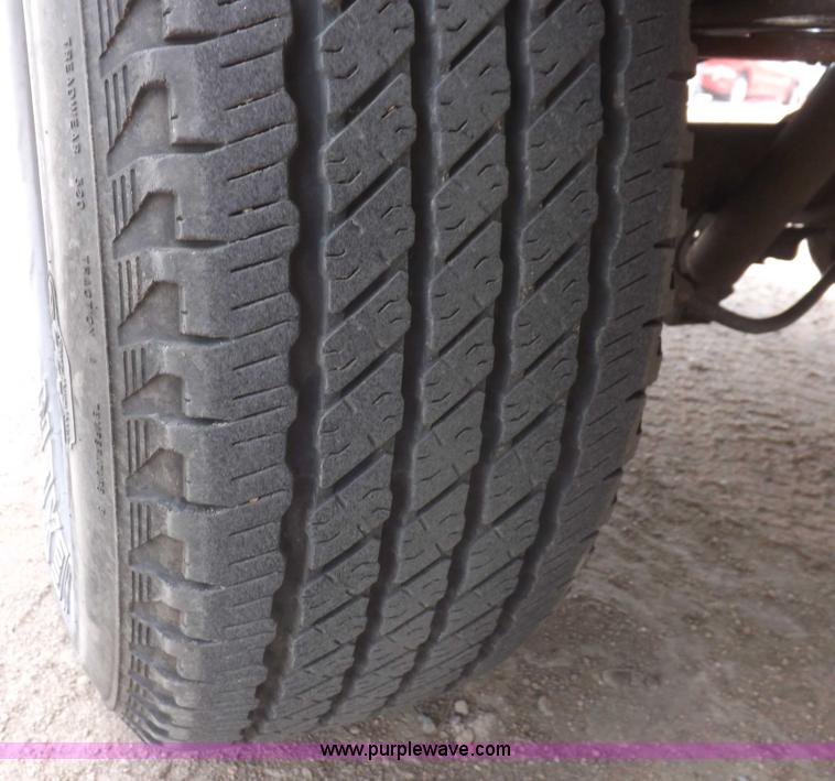 image for item H1905 2001 Ford F150 Lariat SuperCrew pickup truck