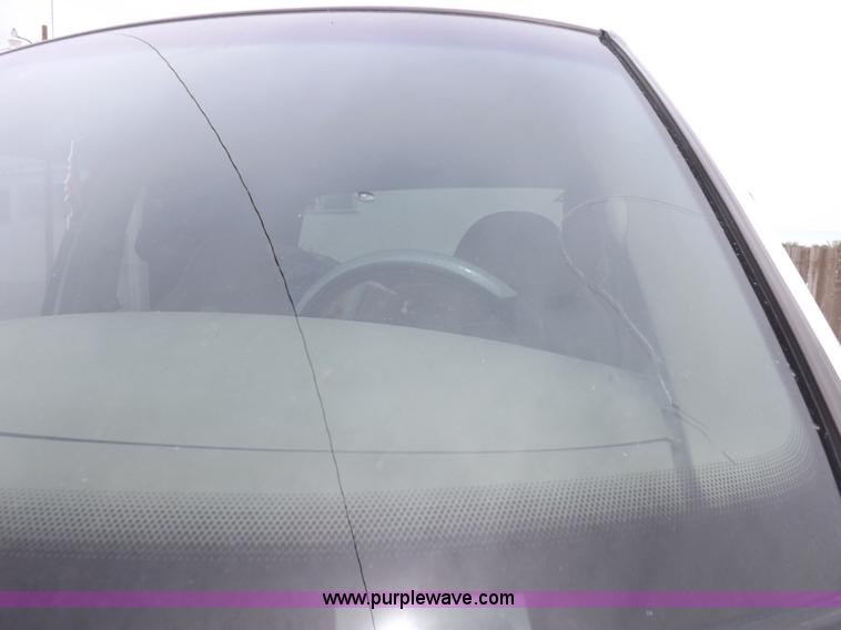 image for item H1905 2001 Ford F150 Lariat SuperCrew pickup truck