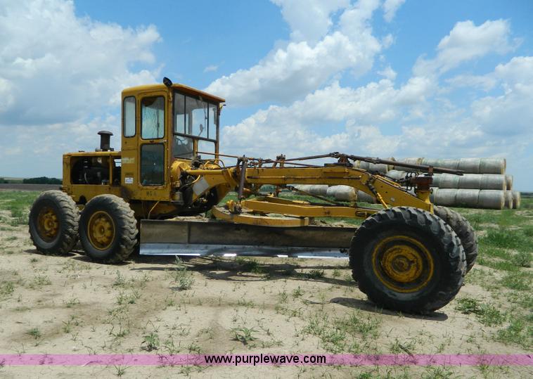 image for item H2463 1965 Caterpillar 120 motor grader
