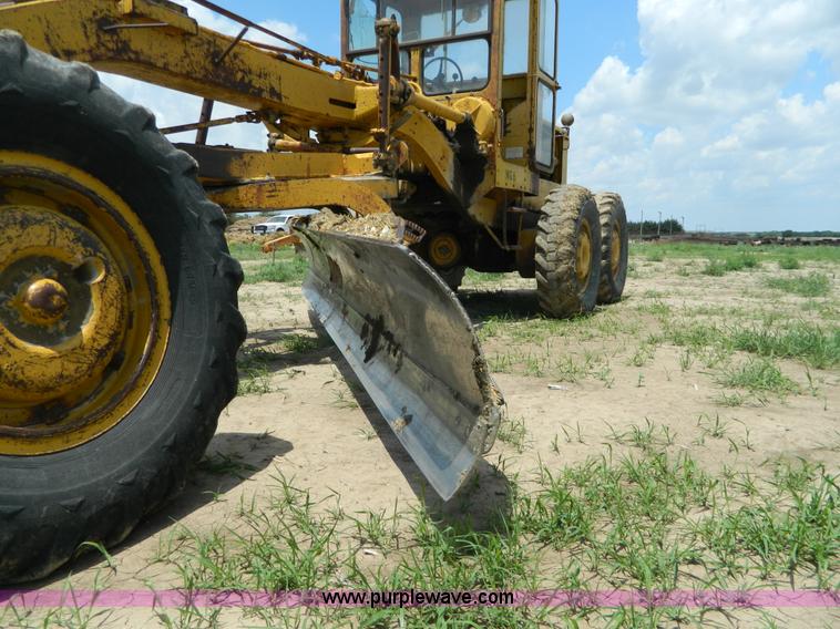 image for item H2463 1965 Caterpillar 120 motor grader