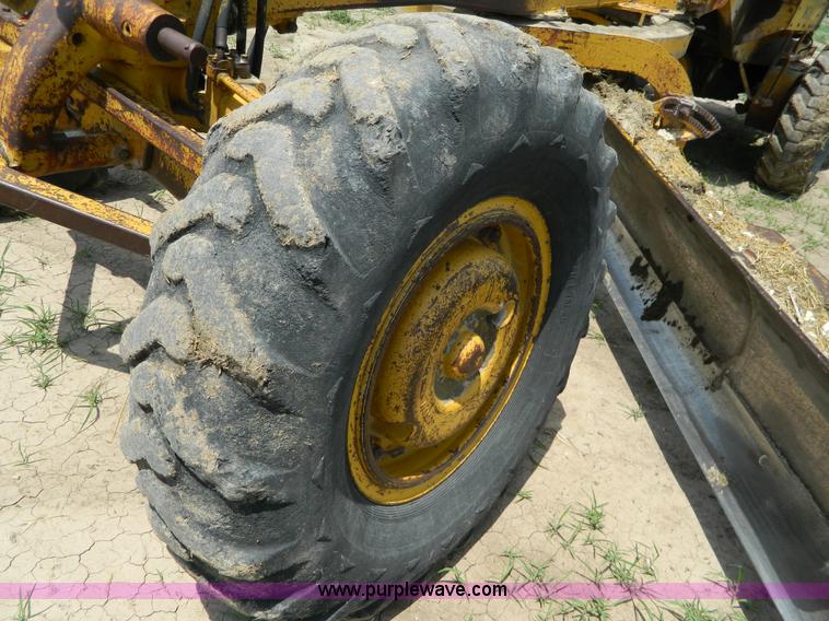 image for item H2463 1965 Caterpillar 120 motor grader