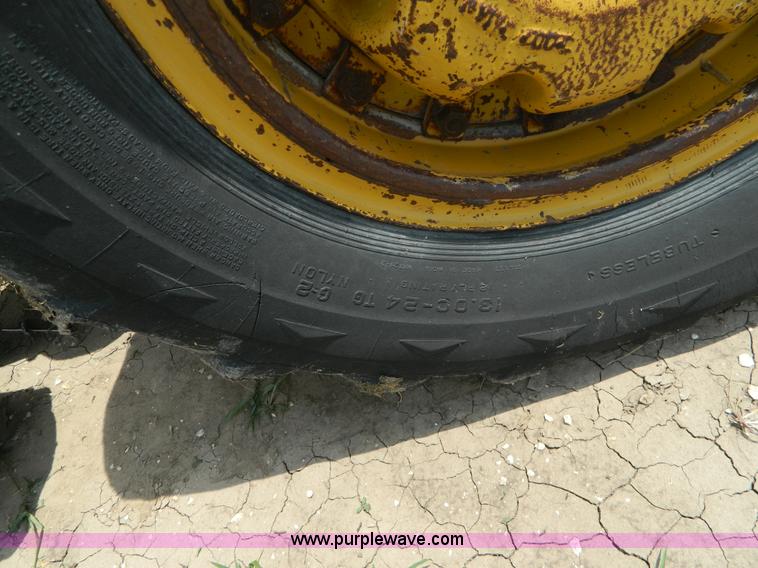 image for item H2463 1965 Caterpillar 120 motor grader