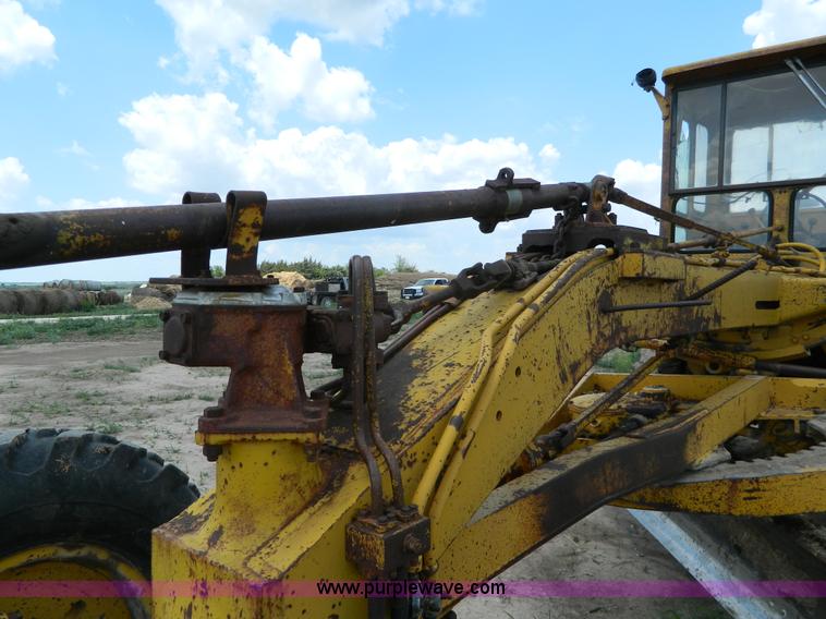 image for item H2463 1965 Caterpillar 120 motor grader