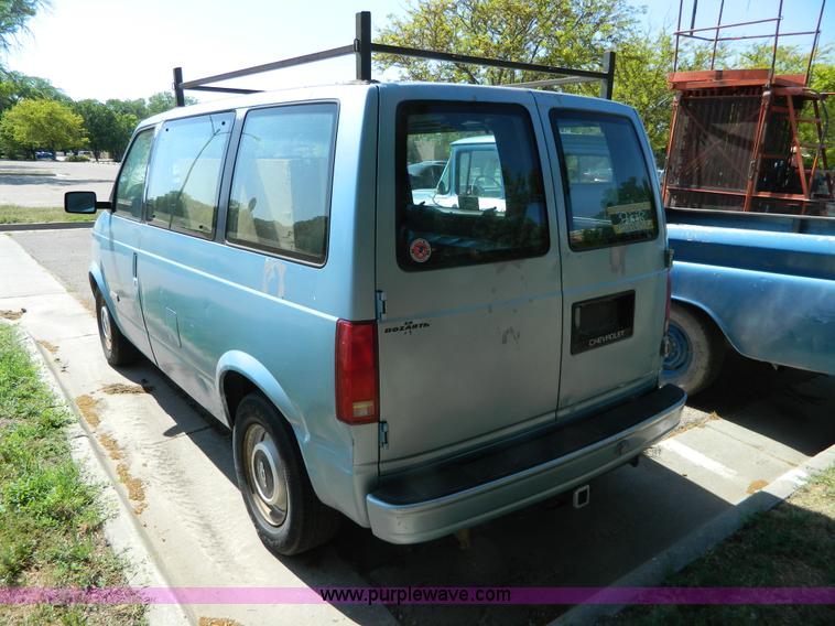 image for item H2464 1992 Chevrolet Astro van