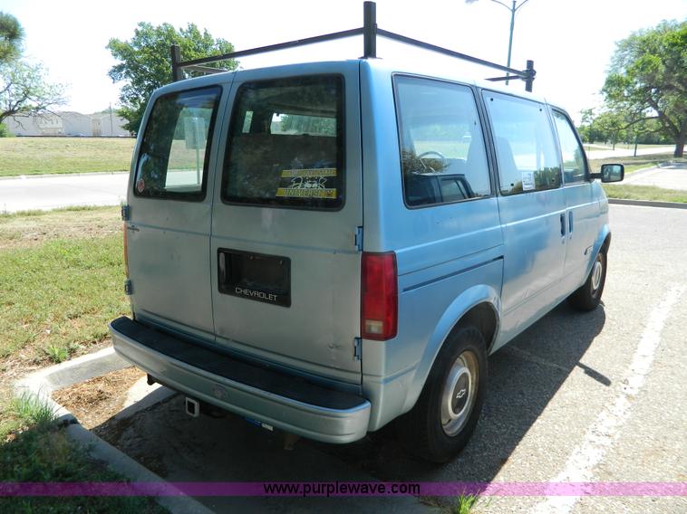 image for item H2464 1992 Chevrolet Astro van