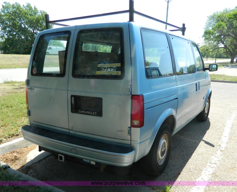 image for item H2464 1992 Chevrolet Astro van