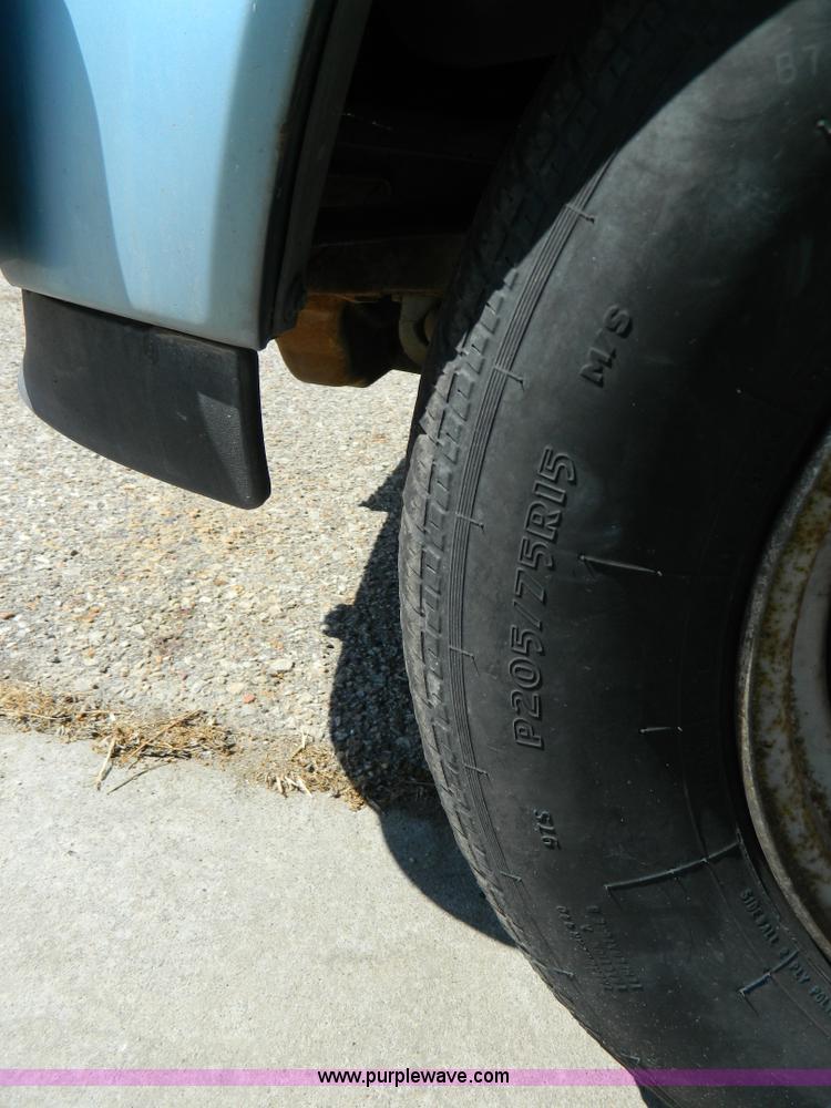 image for item H2464 1992 Chevrolet Astro van