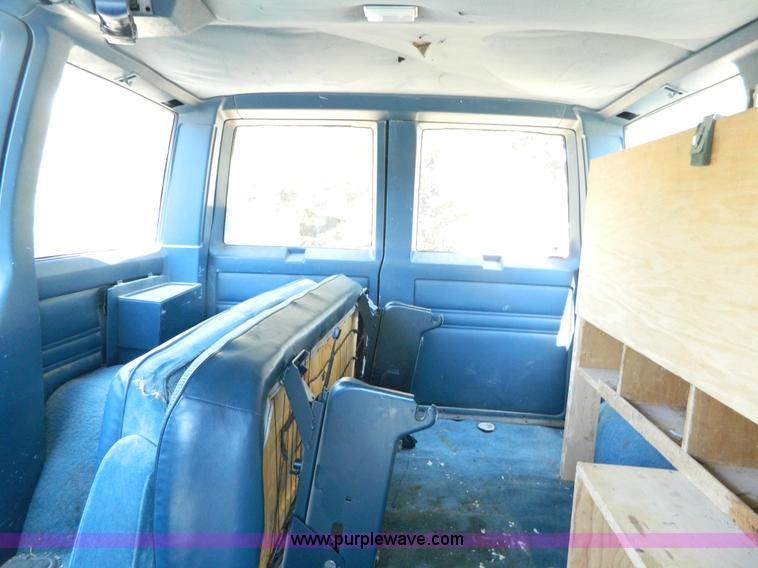 image for item H2464 1992 Chevrolet Astro van