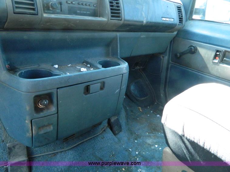 image for item H2464 1992 Chevrolet Astro van