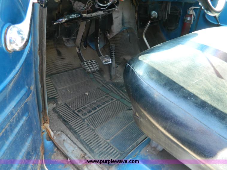 image for item H2465 1963 Chevrolet pickup truck