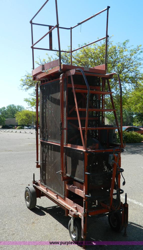 image for item H2466 Economy LD6F Series 200 man lift