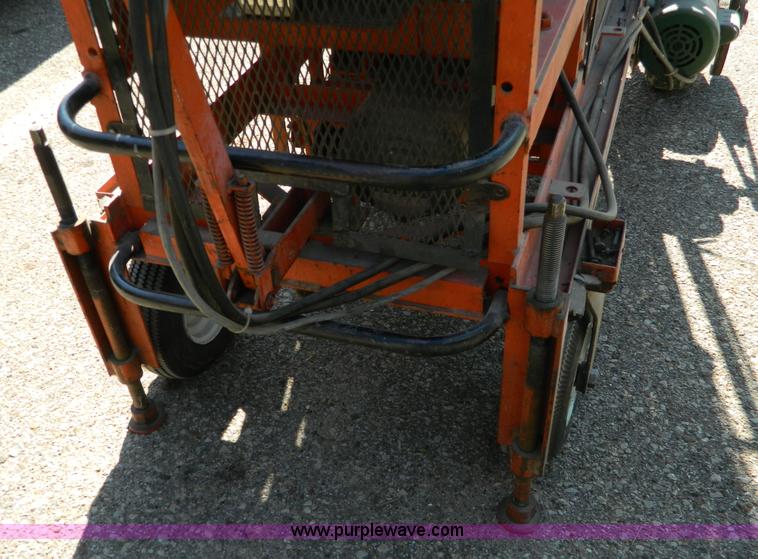 image for item H2466 Economy LD6F Series 200 man lift