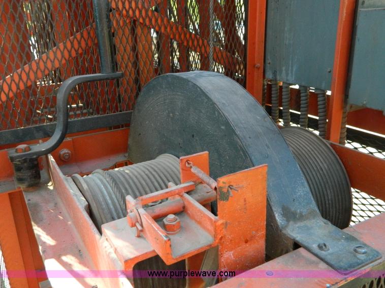 image for item H2466 Economy LD6F Series 200 man lift