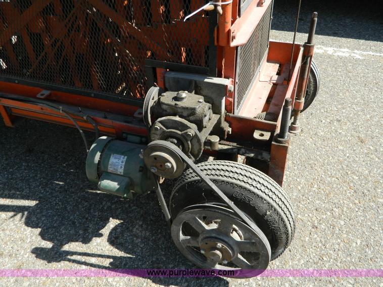 image for item H2466 Economy LD6F Series 200 man lift