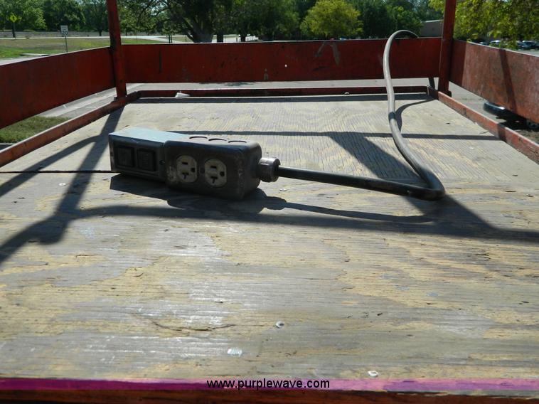 image for item H2466 Economy LD6F Series 200 man lift