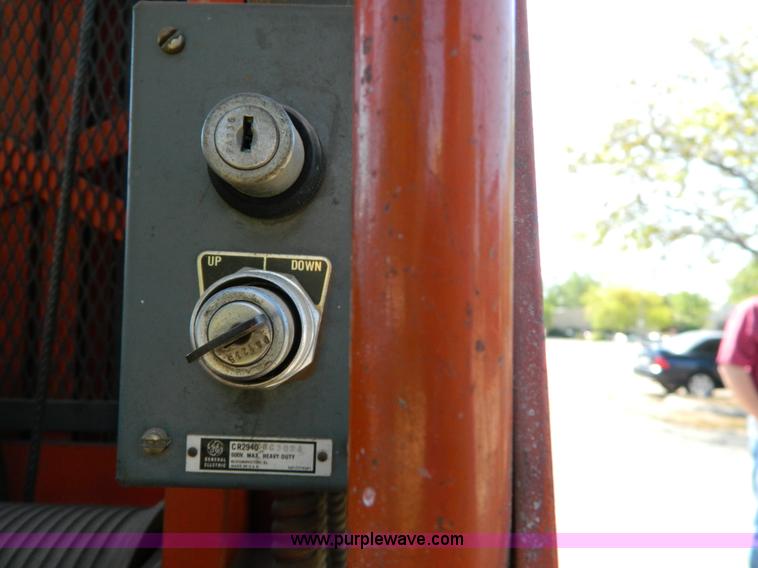 image for item H2466 Economy LD6F Series 200 man lift