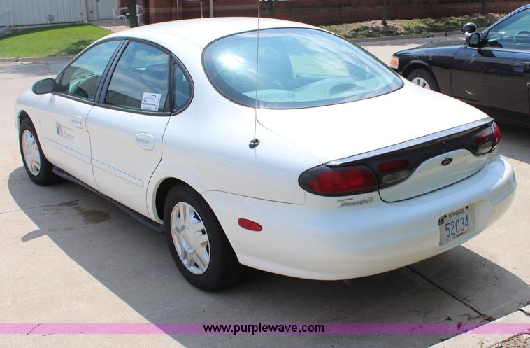 image for item H2581 1999 Ford Taurus LX