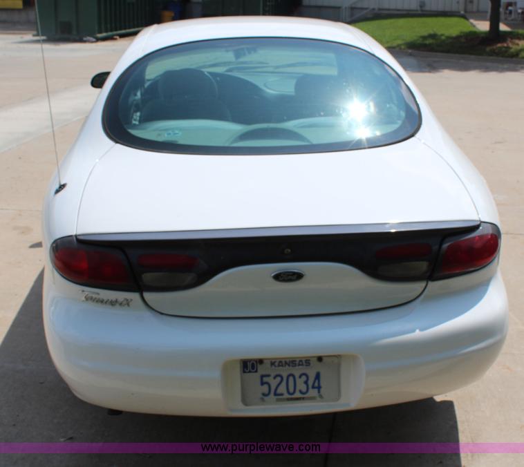 image for item H2581 1999 Ford Taurus LX
