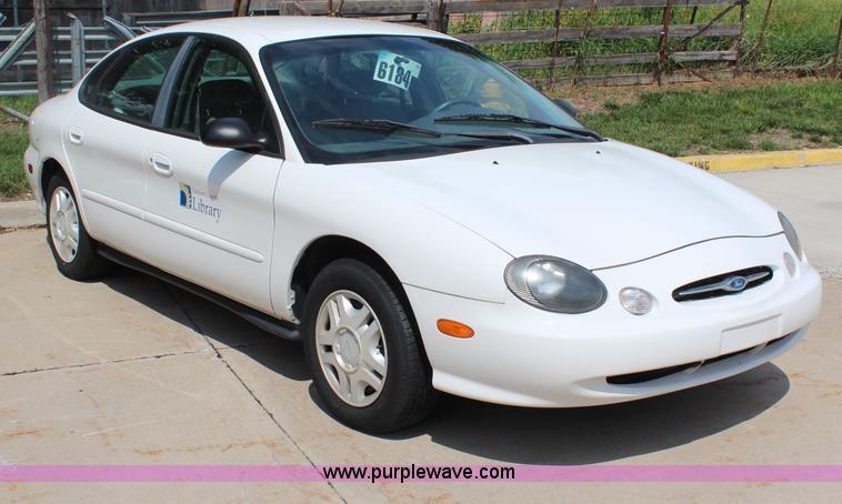 image for item H2581 1999 Ford Taurus LX