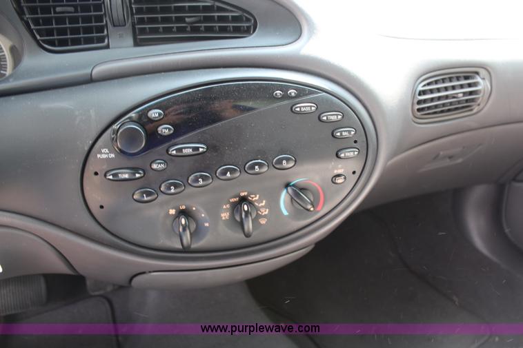 image for item H2581 1999 Ford Taurus LX