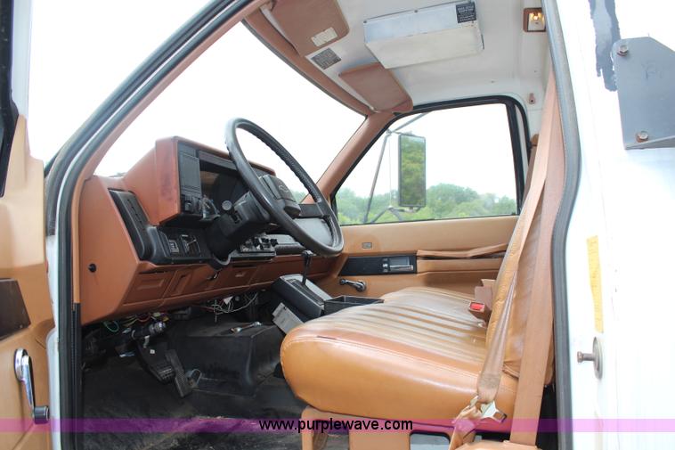 image for item H2582 1992 Chevrolet Kodiak sewer rod truck